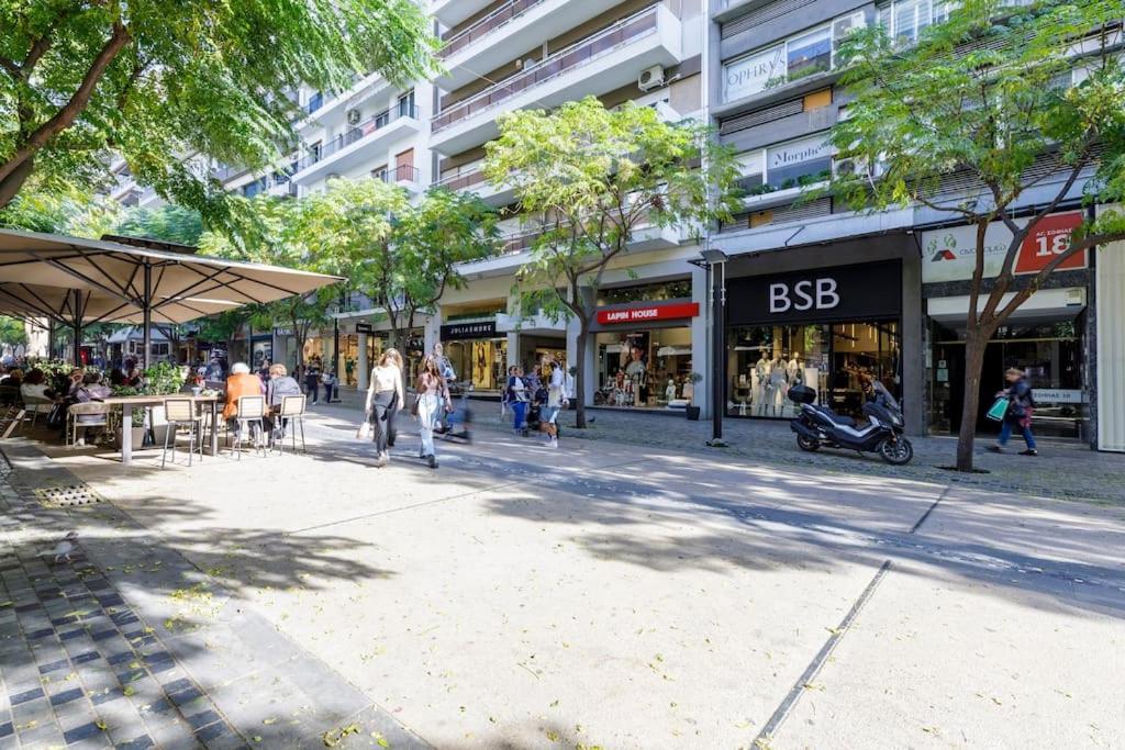 Апартаменты Ag.Sofias Pedestrian Area Luxury Ap. & Big Balcony Салоники Экстерьер фото