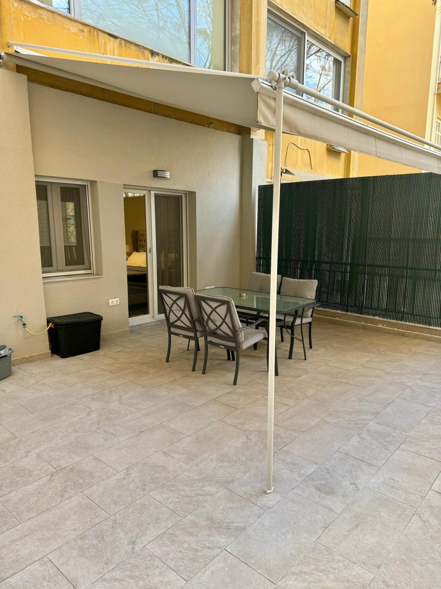 Апартаменты Ag.Sofias Pedestrian Area Luxury Ap. & Big Balcony Салоники Экстерьер фото